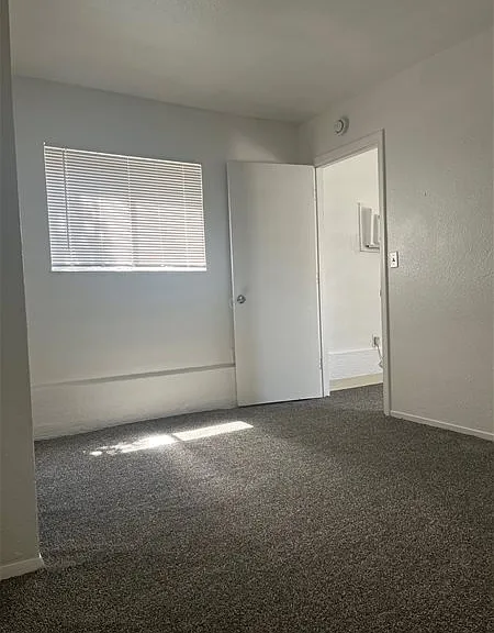 1115 Holly Ave #B — Photo 6