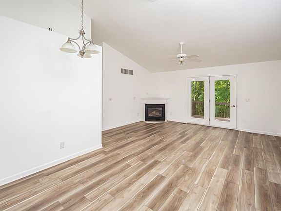 4th image of 1263 33rd Avenue Cir