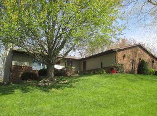 2618 Mayflower Dr, Pekin, IL