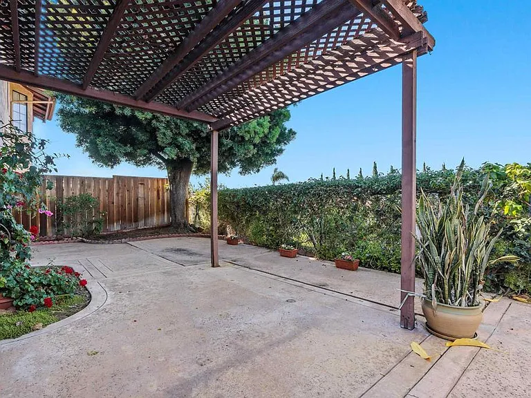 1816 Willowspring Dr — Photo 33