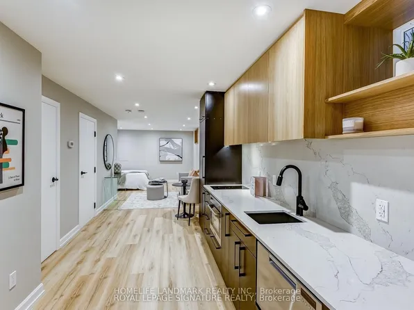 28 Garnock Ave, Toronto, ON M4K 1M2