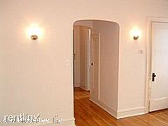 5th image of 4914-18 N Wolcott Ave #18756719