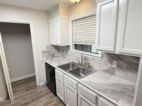 3rd image of 121 Bent Creek Cir N #A