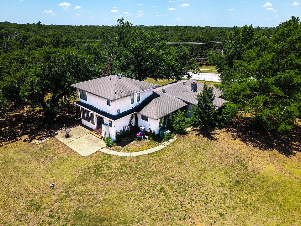 1st image of 709 Cooks Ln