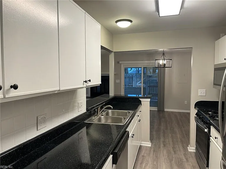 808 Quesnel Dr — Photo 14