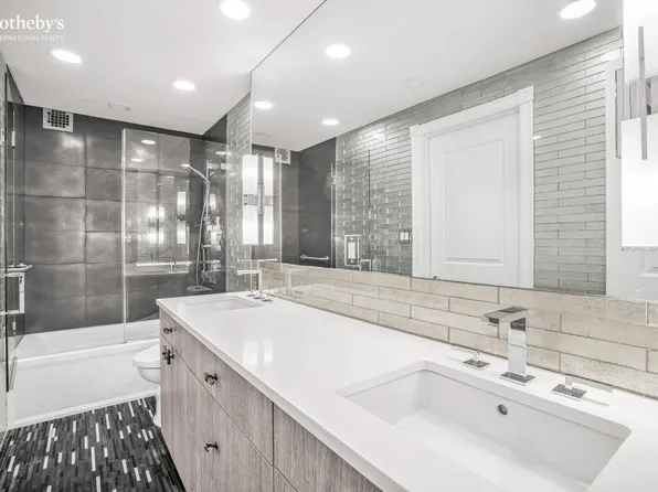 300 East 40th Street image 11 of 16