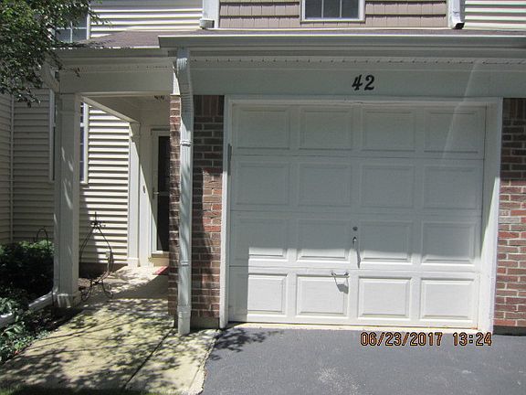 5th image of 42 Carey Ln #42