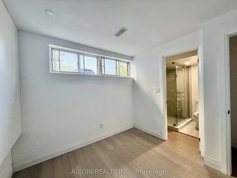 18 Patrick Blvd — Photo 8