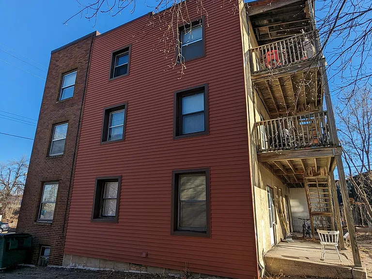 2400 Myrtle Ave — Photo 10