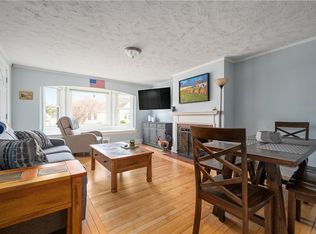 39 Edgemere Rd, Pawtucket, RI 02861