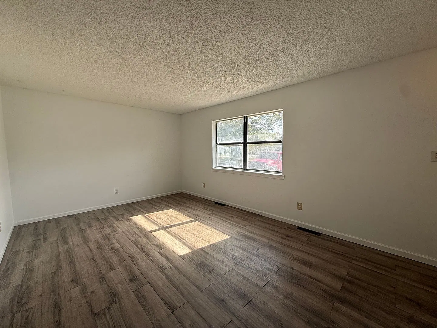 Cute 2 bedroom 1 bath duplex! — Photo 3