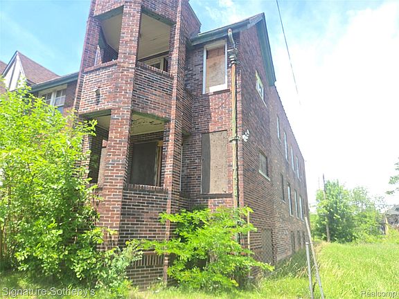 3rd image of 3760 W Chicago