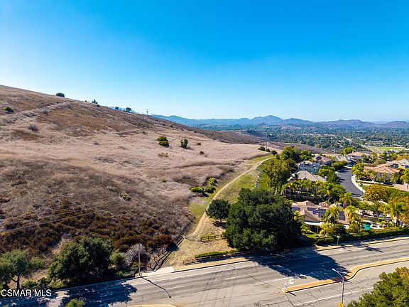 3rd image of 1901 N Westlake Blvd
