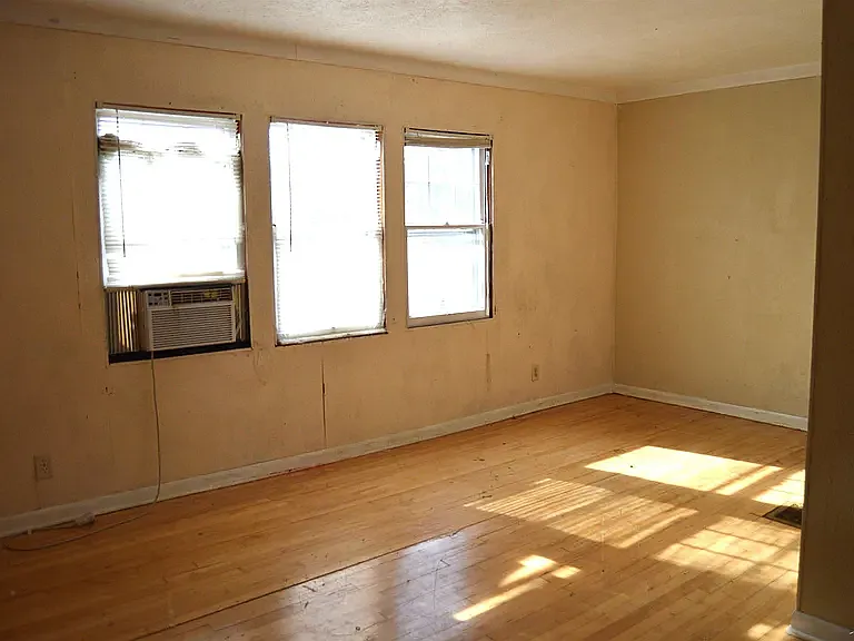525 Owen St — Photo 10