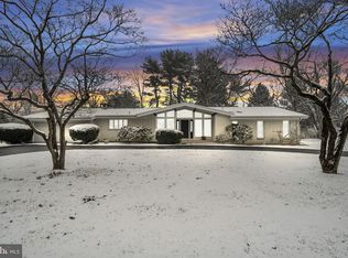 35 Country Club Rd, Carlisle, PA 17015