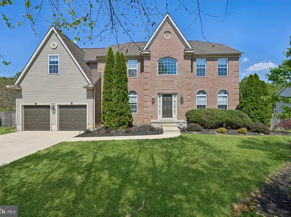 135 Desilvio Dr, Sicklerville, NJ 08081