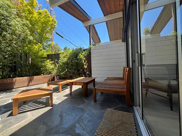 135 Greenmeadow Way — Photo 33