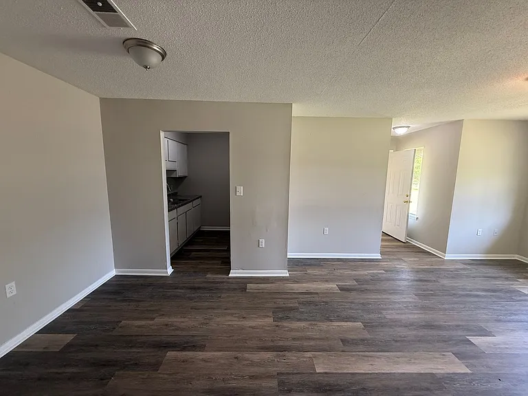 137 Schley Cir — Photo 8
