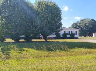 1115 Twisting Creek Rd, Greenville, NC 27834