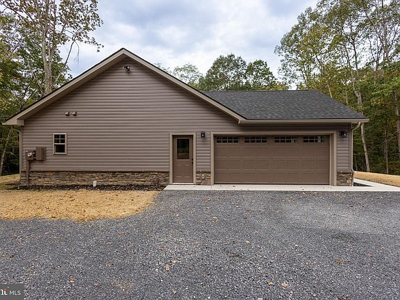 5th image of 89 Dark Hollow Ct
