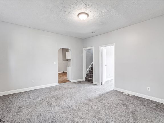 3rd image of 9602 Raymond Ave
