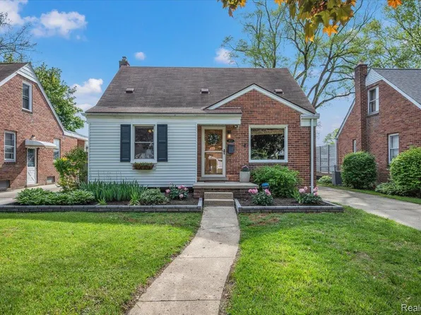 2934 N Altadena Ave, Royal Oak, MI 48073