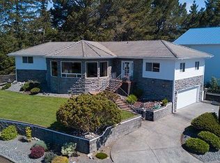 1106 Sandy Ln, Brookings, OR 97415