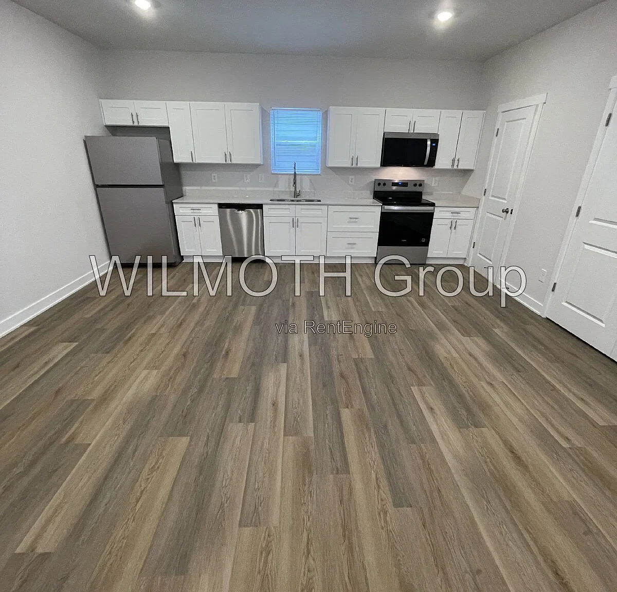 2 bed, 2.5 bath, 1300 sqft, $1,275 — Photo 2