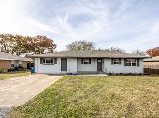 201 S Parks Dr, Desoto, TX 75115
