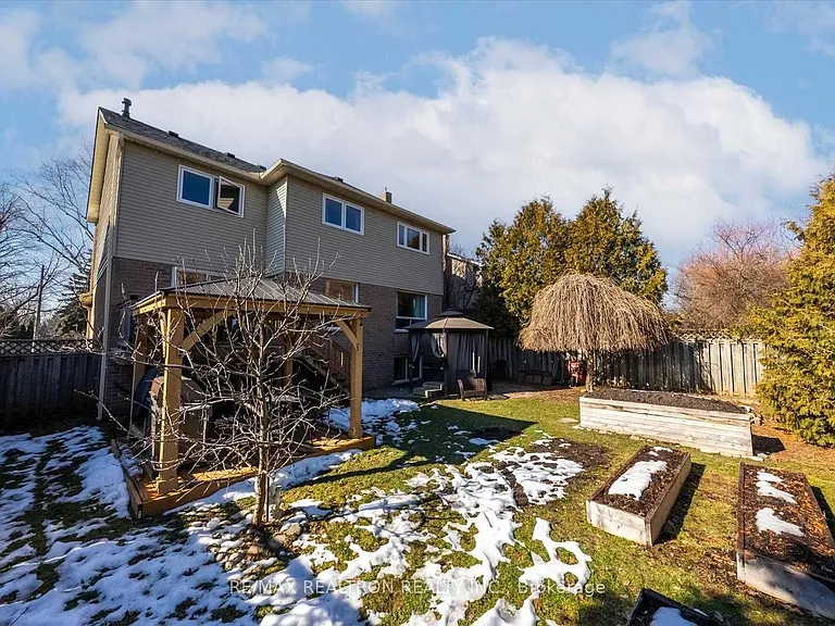 68 Flint Cres #UPPER — Photo 31