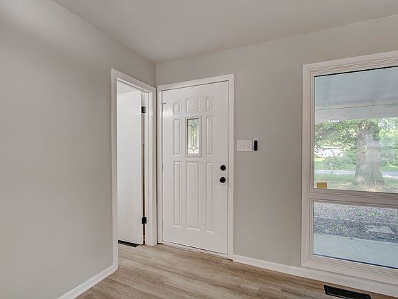 5th image of 3141 N Richardt Ave