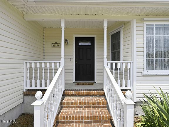 3rd image of 121 E Ivybridge Drive