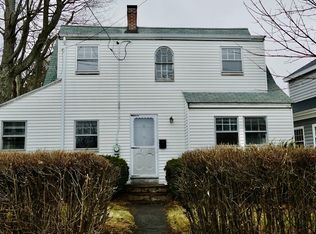 589 Weld St, West Roxbury, MA 02132