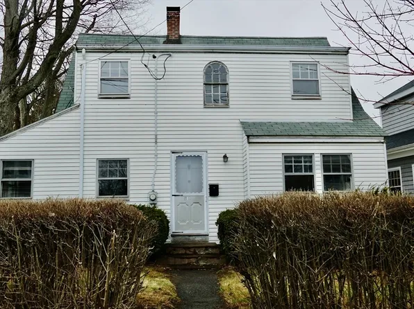 589 Weld St, West Roxbury, MA 02132