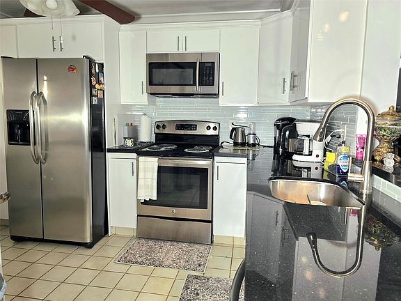 3rd image of 2002 Granada Dr APT K3