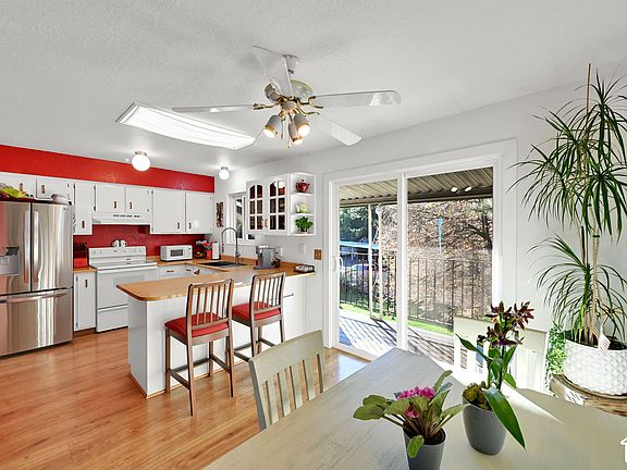 3rd image of 756 E Rainforest Dr