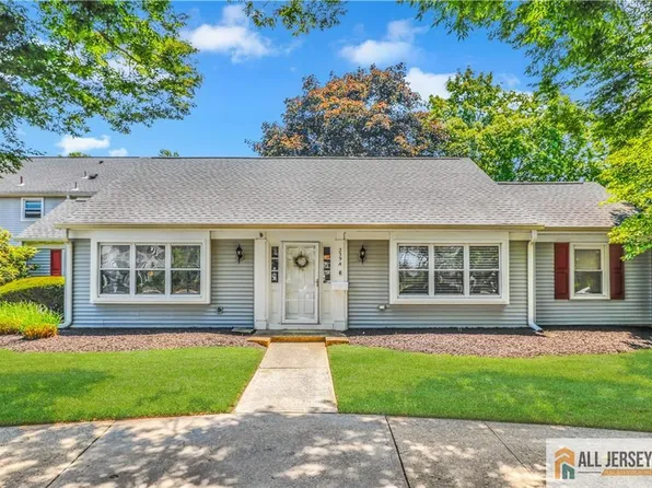 239 Mayflower Way #A, Monroe Township, NJ 08831