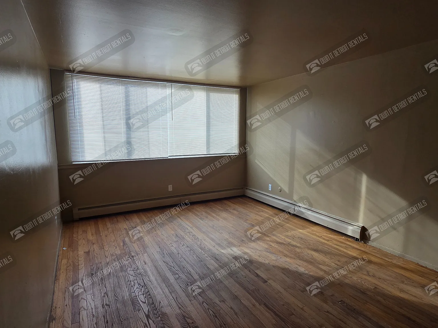 House- Multi Family — Photo 2