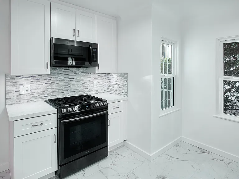 1038 N Crescent Heights Blvd #B — Photo 3