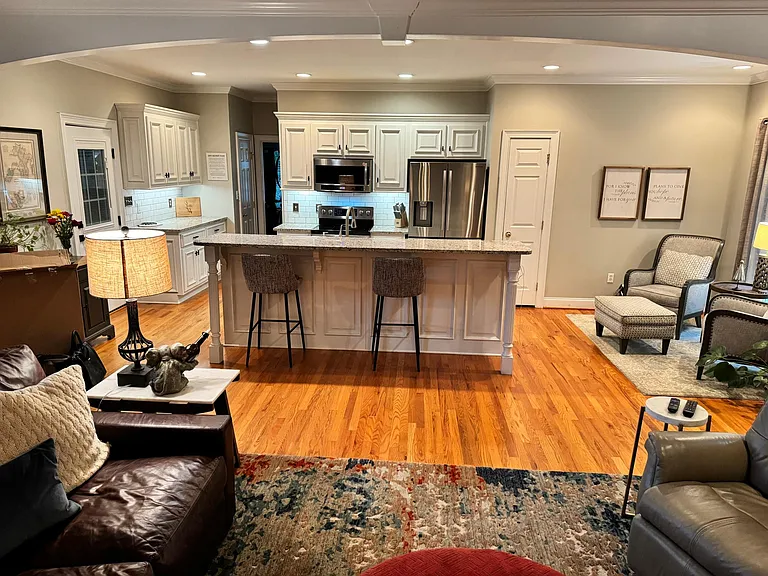 1161 Southwind Dr — Photo 4