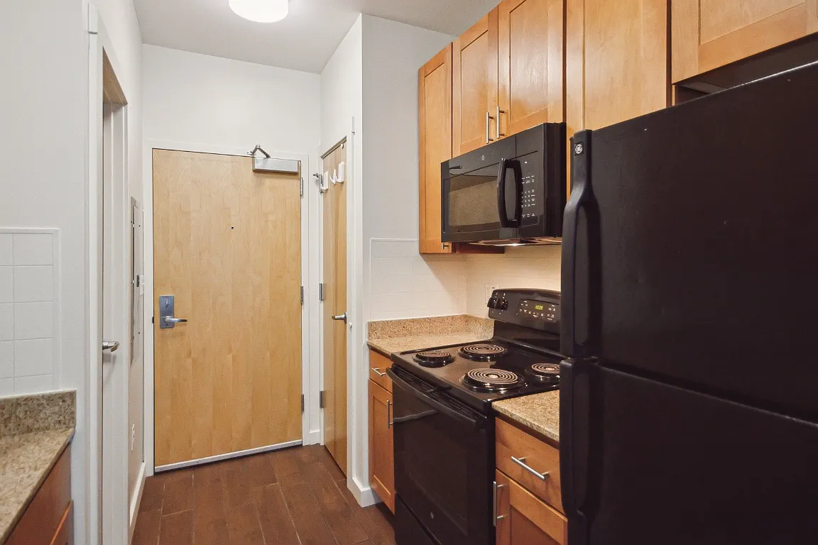Fairchild Apartments — Photo 3