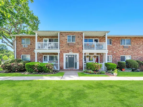 57 Adams Road #2D, Central Islip, NY 11722