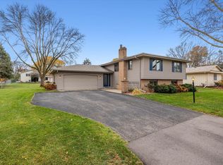 7417 Wyndham Way, Woodbury, MN 55125