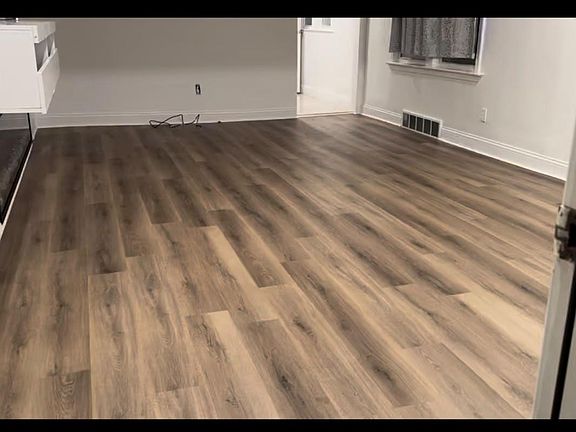 2nd image of 5016 Mead St