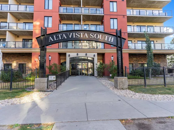 10303 111th St NW #702, Edmonton, AB T5K 0C6