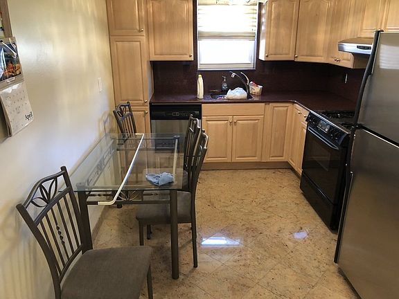 5th image of 2581 49th St #4