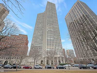 2626 N Lakeview Ave APT 2104, Chicago, IL, 60614