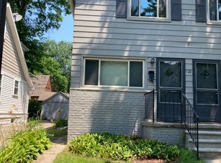 128 Muir Rd #A, Grosse Pointe Farms, MI 48236