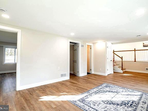 5th image of 1009 Edgemoor Rd