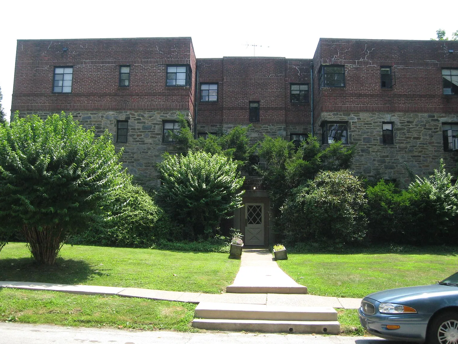 401 S Narberth Ave — Photo 1